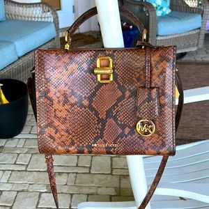 Michael Kors handbag. Beautiful Python Bag tobacco brown